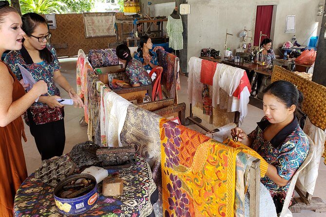 Bali Full Day Holy Water Tour - Sari Amerta Batik Collection: Traditional Weaving and Time to Shop