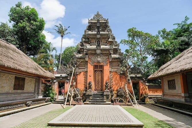 Bali Full-Day Tours : Waterfall and Ubud Destination Trip - Tegenungan Waterfall: A Real Cooling Break in a Busy Day