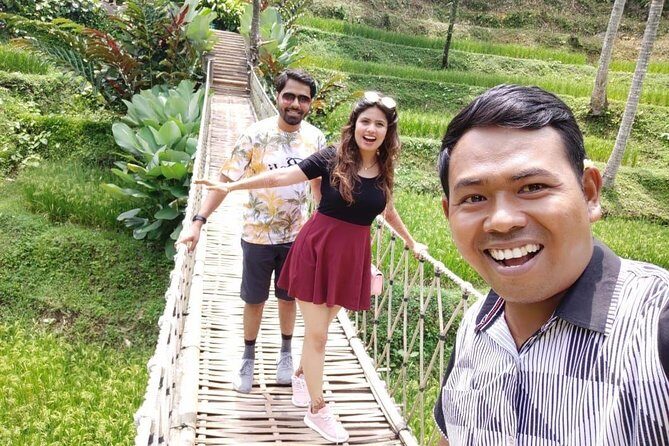 Bali Private 3 Days Tour Package Highlight - Day 2: Tanah Lot sunset views, twin lakes, and Bratan’s lake temple
