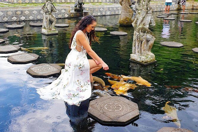 Bali Sky Gate and Water Palace - Gate of Heaven at Lempuyang Temple: the Sky Gate photo moment