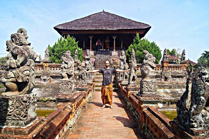 Charter Standard Vehicle with Driver at Bali- 5 Hours Usage - Parking, Extra Hours, and the Small Rules That Matter