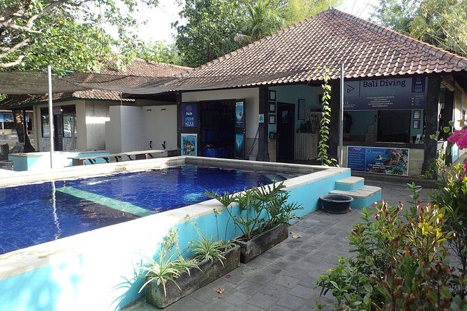 Discover Scuba Diving and dive in Menjangan Island Marine Park 2 dives - PADI-style instruction in the pool (and why it matters)