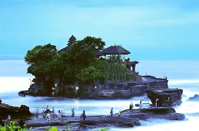 Full Day Private Water Temples Tour in Bali - Lunch, Bottled Water, and Included Admissions: What the Bundle Really Means