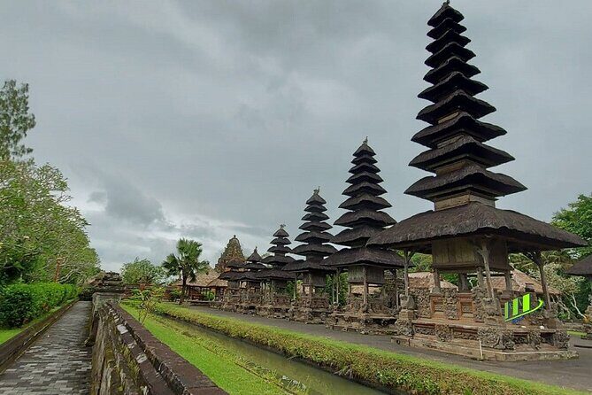 Half-Day Private Tour to Tanah Lot and Bali Royal Temple - Taman Ayun Mengwi: royal-era worship in a temple-garden setting