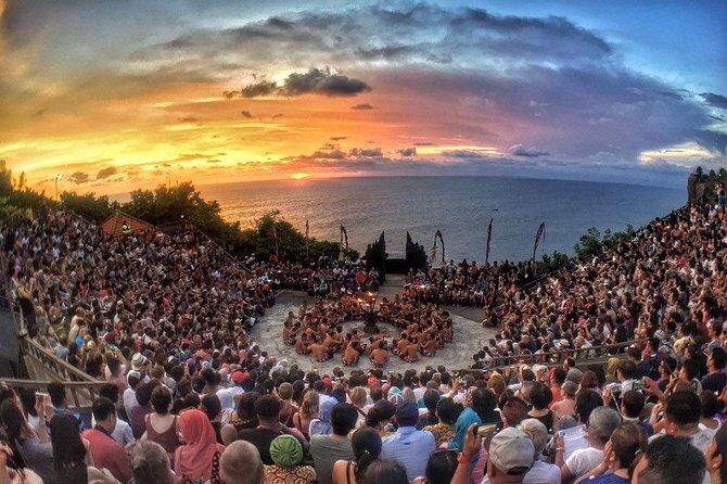 Incredible Uluwatu Temple Sunset & Kecak Fire Dance - Why this Uluwatu sunset + Kecak combo works