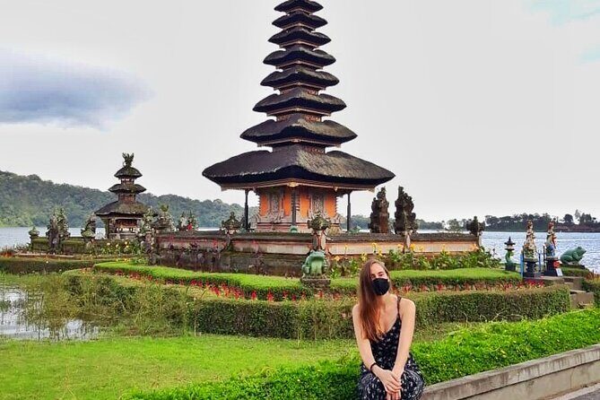 North Bali: Sekumpul Waterfalls and Ulun Danu Temple Tour - Ulun Danu Beratan: the lake temple shot that actually deserves the hype