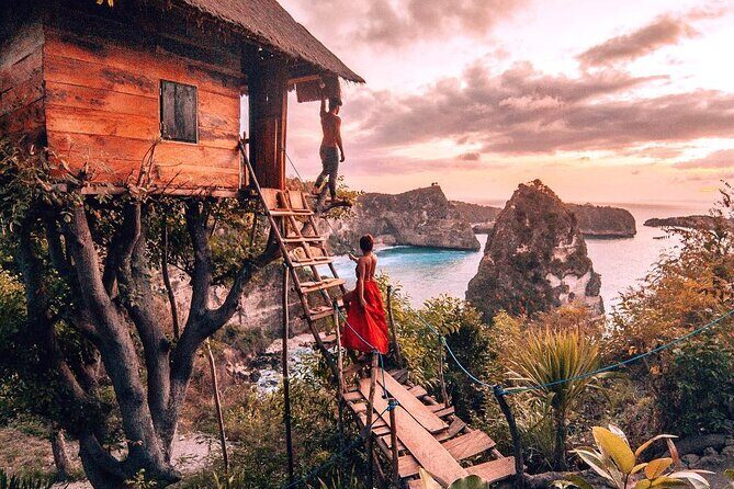 Nusa Penida Instagram Tour: The Most Iconic Spots (Private & All-Inclusive) - A guide who will actually help you take photos
