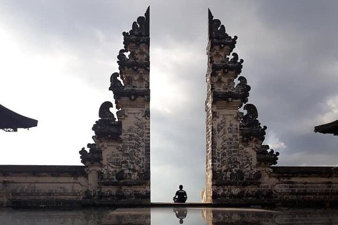 Private 4-Day Tours - Best Bali Tours Package - Best of Bali Highlights - Day 1 in Bali’s “culture loop”: Batuan Temple, art villages, coffee, Tegalalang, Monkey Forest
