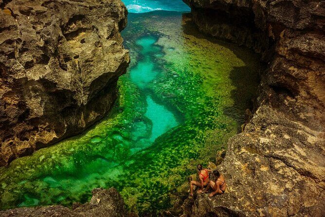 Private Full-Day West Tour Nusa Penida All Inclusive from Bali - Pasih Uug (Broken Beach): cave-side cliff drama