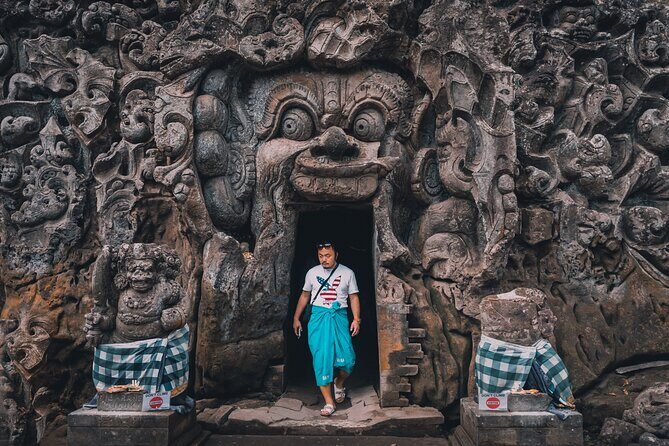Private Tour : Bali Best Waterfalls, Temples and Monkey Forest - Ubud break for lunch/snacks: use the flexibility