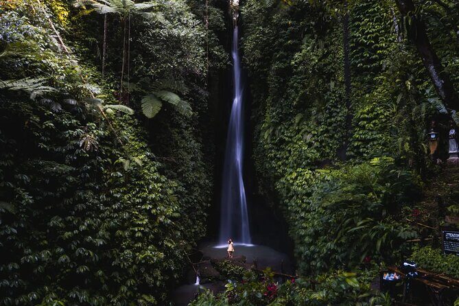 Private Tour: Bali Temples, Hidden Waterfall and Handara Gate - Handara Gate at the golf resort: famous photos, real waiting