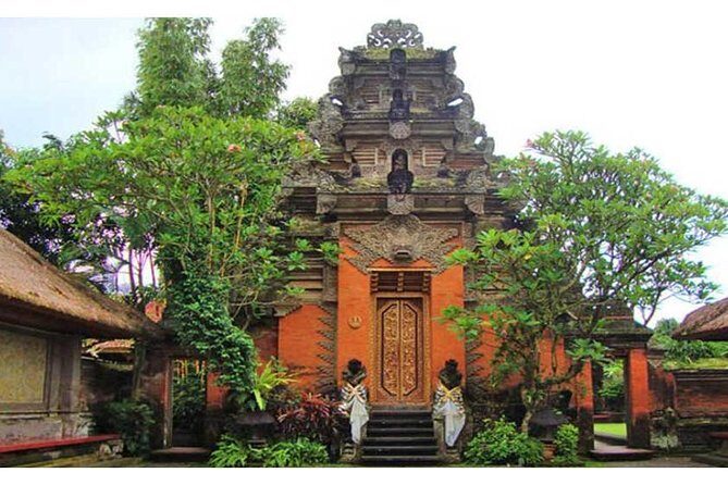 Private Tour: Batuan Temple, Tegenungan Waterfall, Elepahant Cave Free transport - Key highlights at a glance
