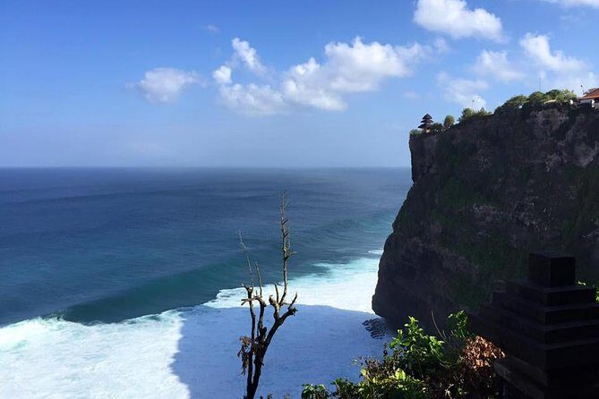 Private Tour Rafting Uluwatu Kecak Dance Sunset and Dinner in Jimbaran Bay - Why Jimbaran Bay works for a beach dinner after the show