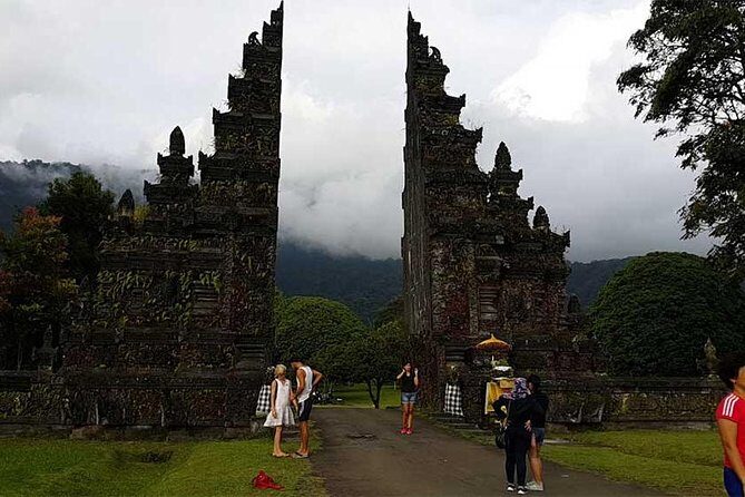 Private Tour: Ulun Danu Temple-Handara Gate-Wana Giri Hill&Tanah Lot Sunset - Price and Value: Why This One Is Worth the Money (With One Extra Cost)