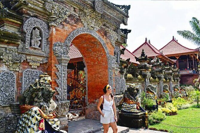 Private Tour: Waterfall, Kintamani Volcano, Ubud Tour with Lunch - Ubud Art Market and Puri Saren Palace: Culture and Craft in One Zone