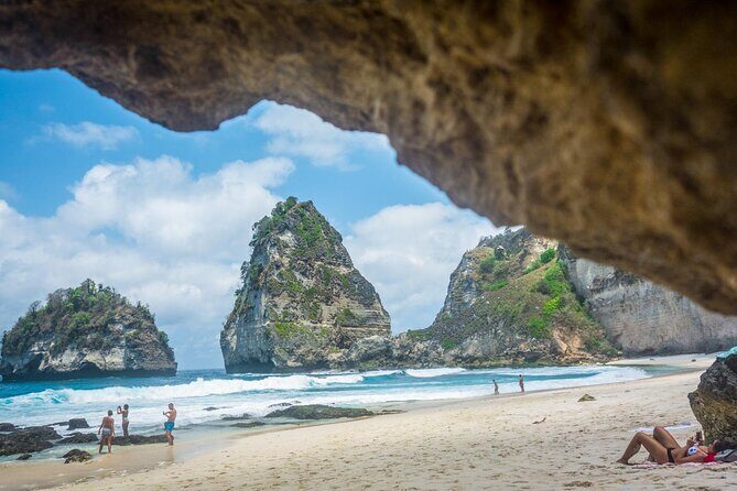 Snorkeling Adventure with East Nusa Penida Tour All Inclusive - H2: The driving loop on Nusa Penida (and why it can feel like a photo marathon)
