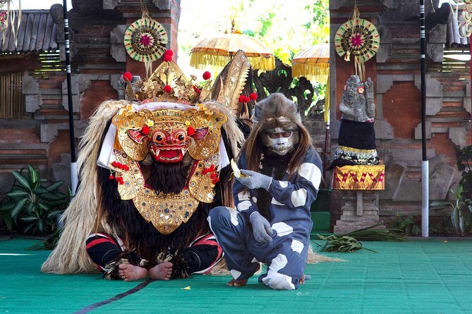 Ubud and Tanah Lot Temple Small Group Sunset Tour - Ubud Monkey Forest Sanctuary: sacred woodland and protecting your belongings