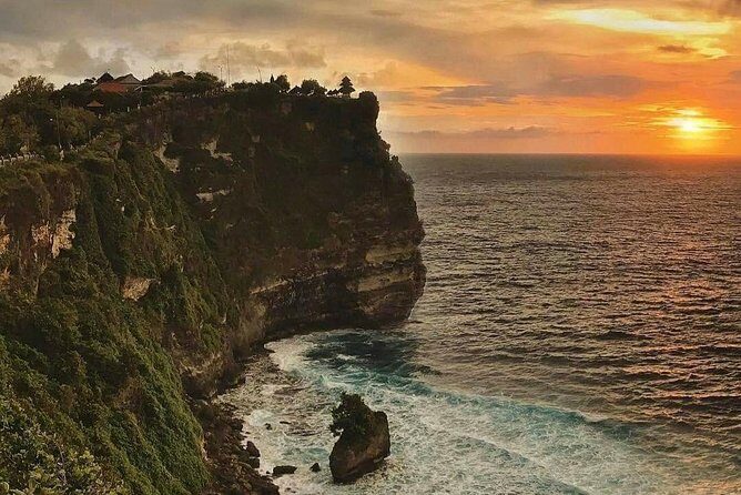 Uluwatu Temple Kecak Fire Dance Private Guided Tour - Jimbaran Beach seafood dinner: plan the budget, not just the view